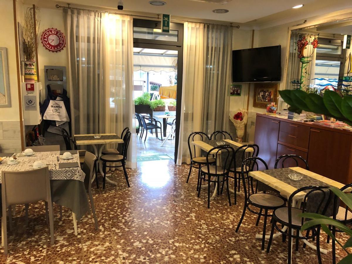 Hotel Grappoli Rimini Exteriér fotografie